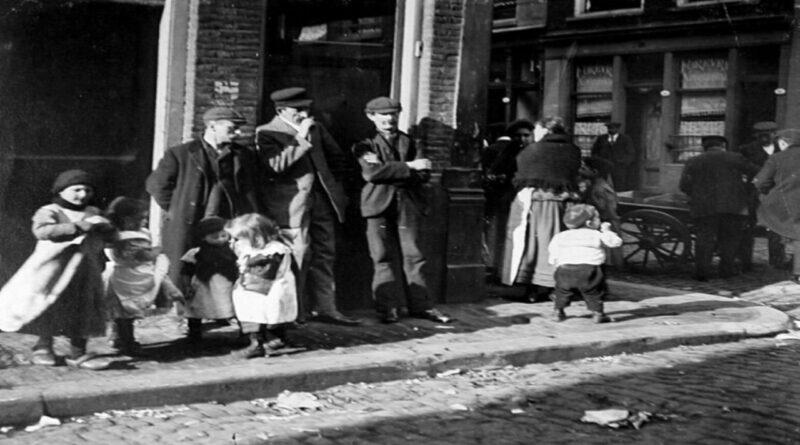 Gezicht in de Leeuwenstraat, 1908